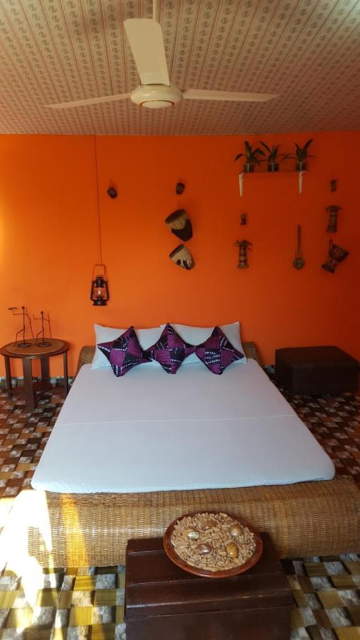 Hotel Golden Lilies Kokrobite Exterior foto